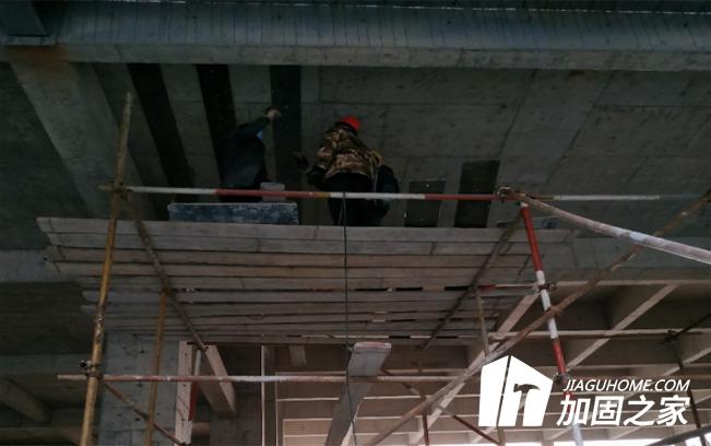 建筑施工中粘鋼加固能起到什么作用？