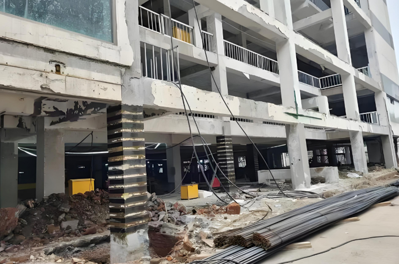建筑加固進行拆除、改造工作